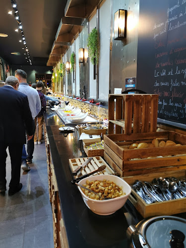 Comentarii opinii despre Le Monde est Petit