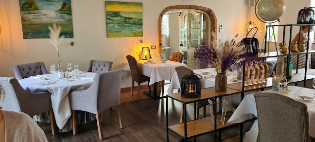 Restaurant D'Urville Open Times