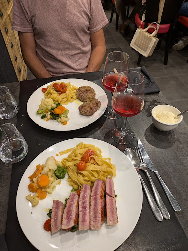 Rue René Delhaize 94, 6043 Charleroi