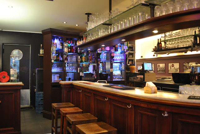 http://www.marktcafe-leshalles.be/