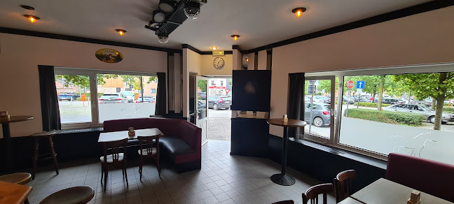 Charlie's Bar