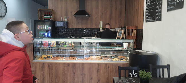 Pl. du Perron 4, 6200 Châtelet