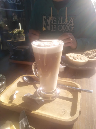 Happy Seasons : Breakfast | Lunch | High-tea - Horeca