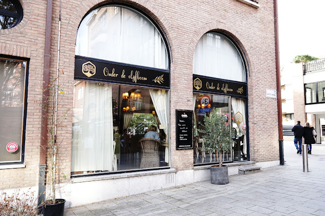 Onder De Olijfboom