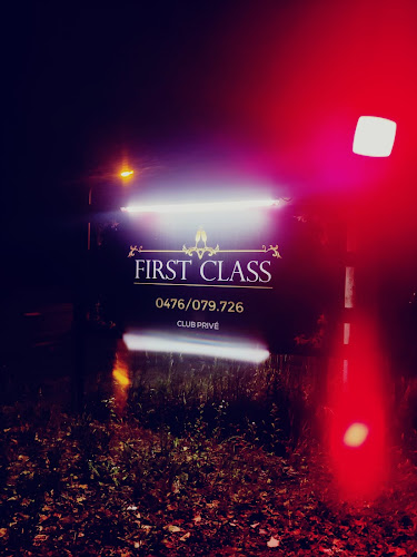 Le First Class Open Times