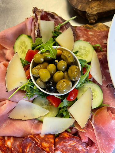 http://www.lacantinedesitaliens.com/