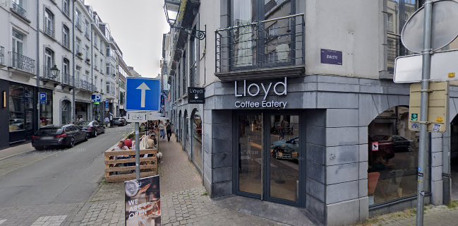 Lloyd Coffee Eatery Louise