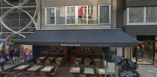 Taverne James